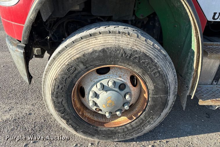 image for item ED5880 2011 Freightliner Business Class M2 rollback truck