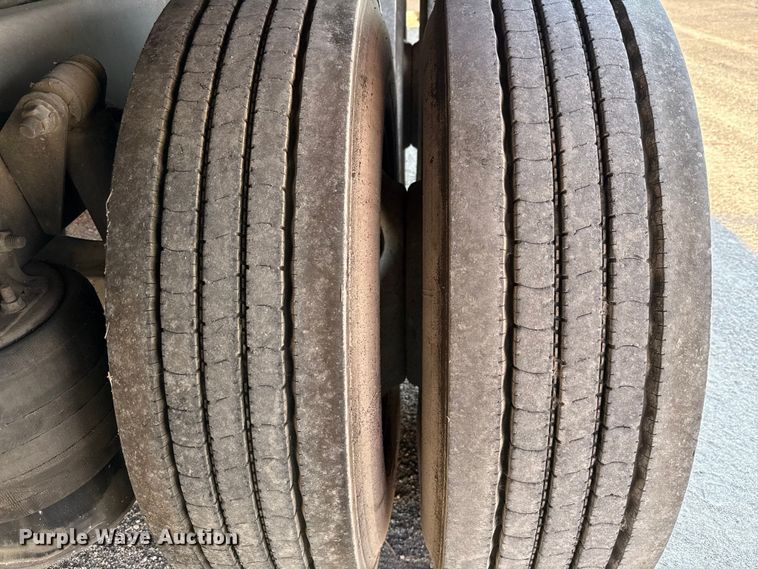 image for item ED5880 2011 Freightliner Business Class M2 rollback truck