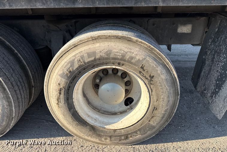 image for item ED5880 2011 Freightliner Business Class M2 rollback truck