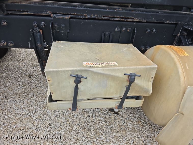 image for item EF3767 1998 Freightliner  FL112 hook lift truck