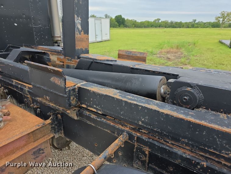 image for item EF3767 1998 Freightliner  FL112 hook lift truck