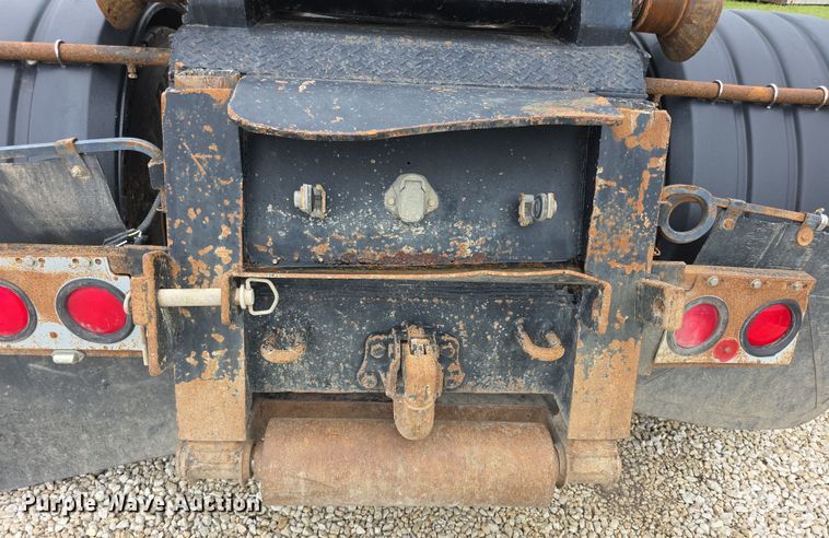 image for item EF3767 1998 Freightliner  FL112 hook lift truck