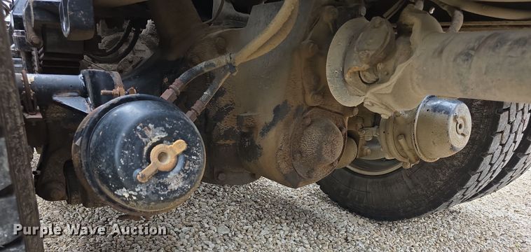 image for item EF3767 1998 Freightliner  FL112 hook lift truck