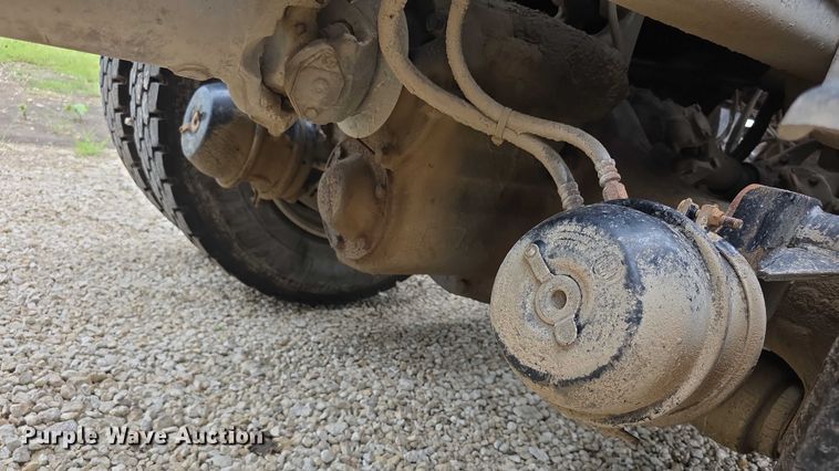 image for item EF3767 1998 Freightliner  FL112 hook lift truck