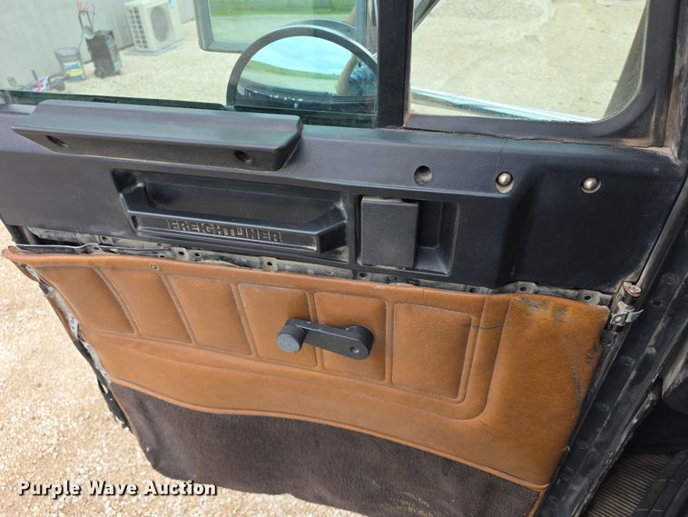 image for item EF3767 1998 Freightliner  FL112 hook lift truck