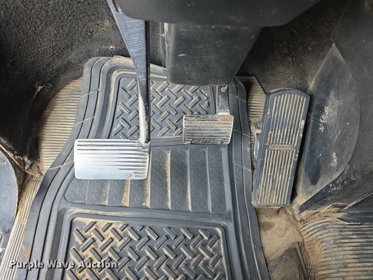 image for item EF3767 1998 Freightliner  FL112 hook lift truck