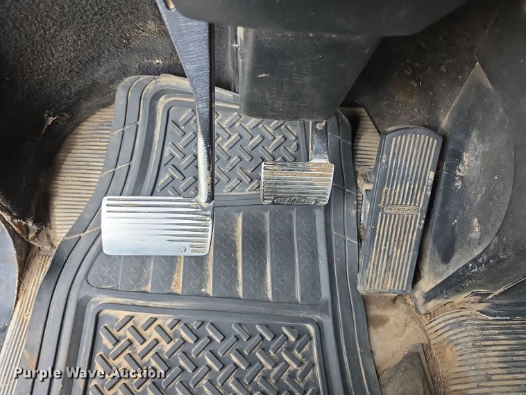 image for item EF3767 1998 Freightliner  FL112 hook lift truck