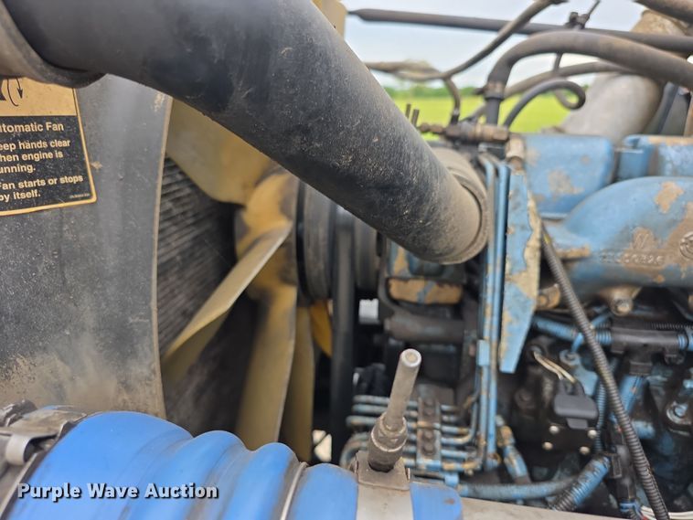 image for item EF3767 1998 Freightliner  FL112 hook lift truck