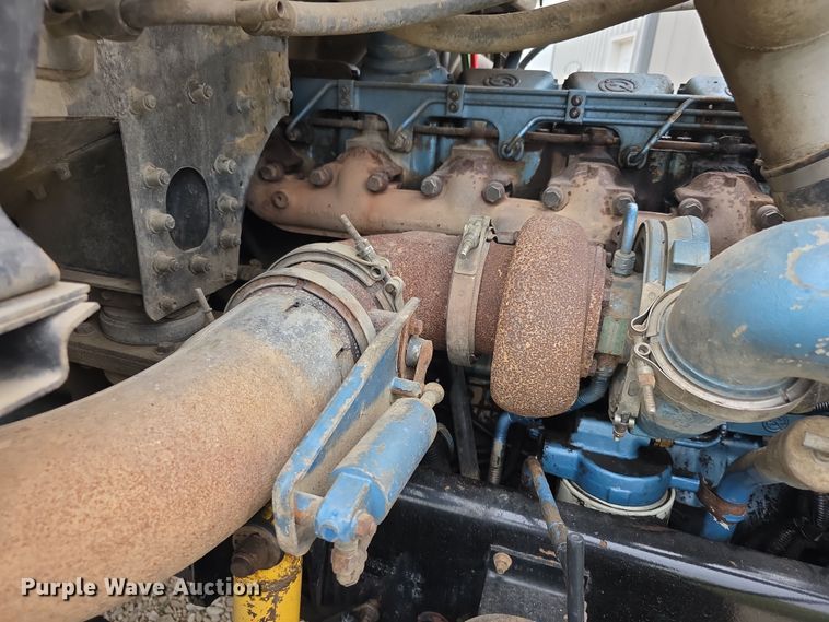 image for item EF3767 1998 Freightliner  FL112 hook lift truck