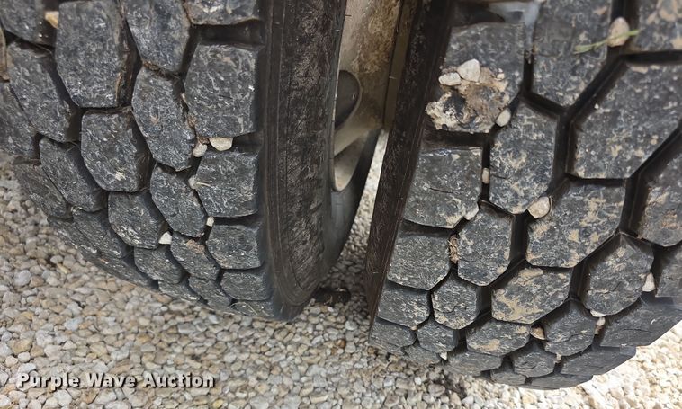 image for item EF3767 1998 Freightliner  FL112 hook lift truck