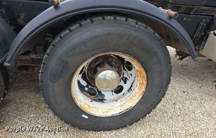 image for item EF3767 1998 Freightliner  FL112 hook lift truck