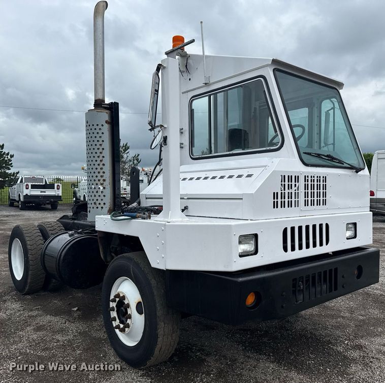 image for item EG5916 2011 Cargotec Solutions LLC yard truck