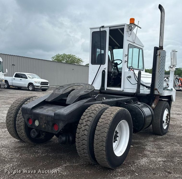 image for item EG5916 2011 Cargotec Solutions LLC yard truck