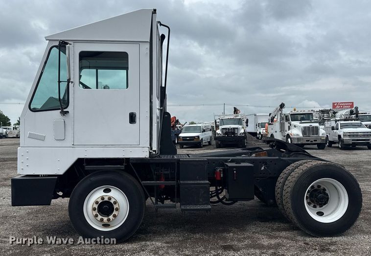 image for item EG5916 2011 Cargotec Solutions LLC yard truck