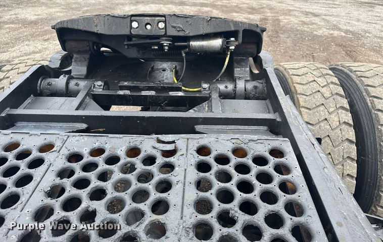 image for item EG5916 2011 Cargotec Solutions LLC yard truck