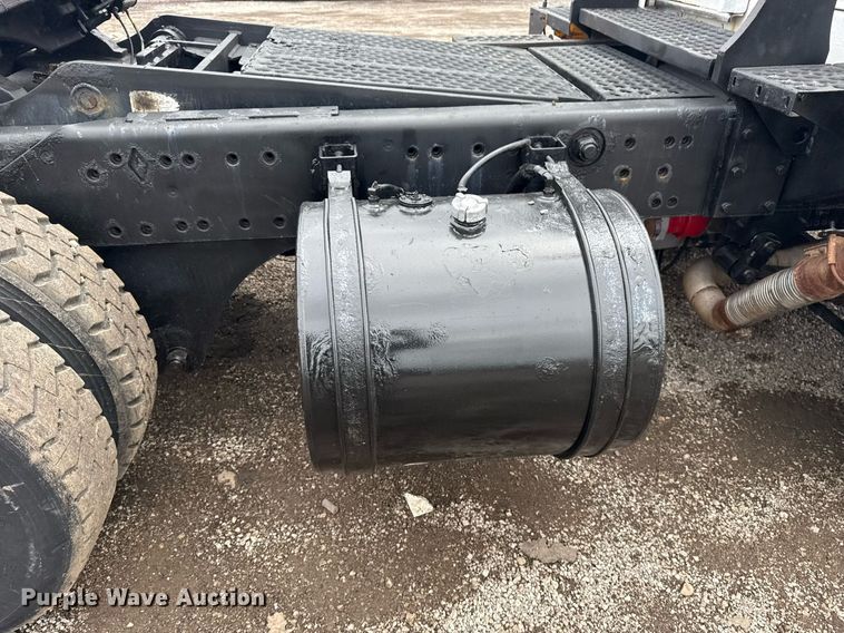 image for item EG5916 2011 Cargotec Solutions LLC yard truck