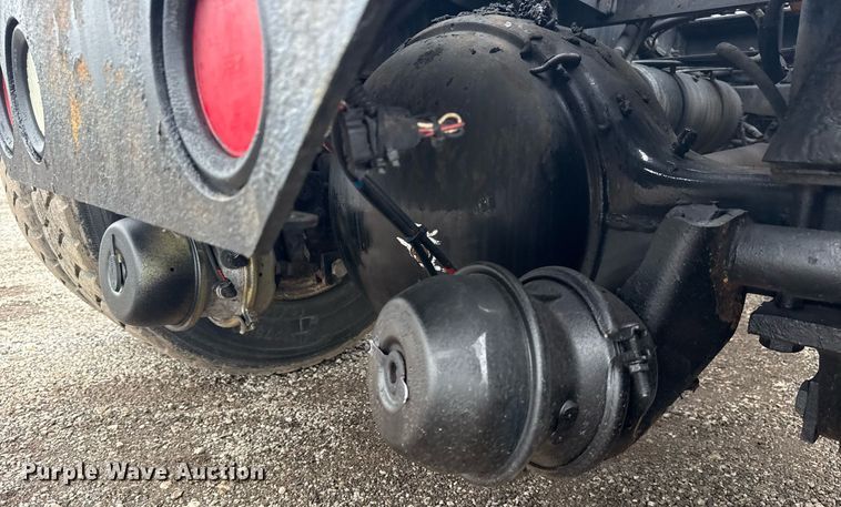 image for item EG5916 2011 Cargotec Solutions LLC yard truck