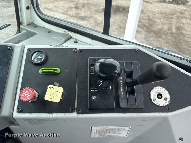 image for item EG5916 2011 Cargotec Solutions LLC yard truck