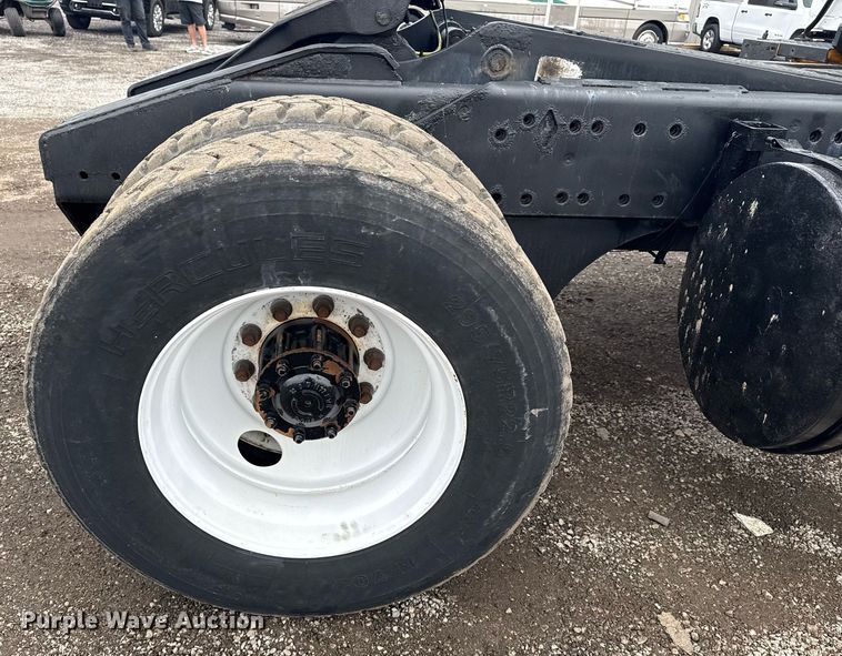 image for item EG5916 2011 Cargotec Solutions LLC yard truck