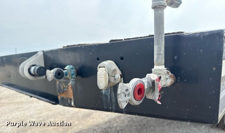 image for item EG6026 2000 Diamond Trailers drop deck trailer