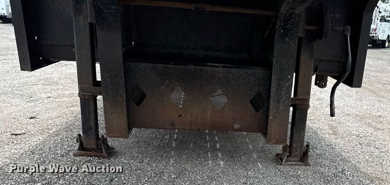 image for item EG6026 2000 Diamond Trailers drop deck trailer