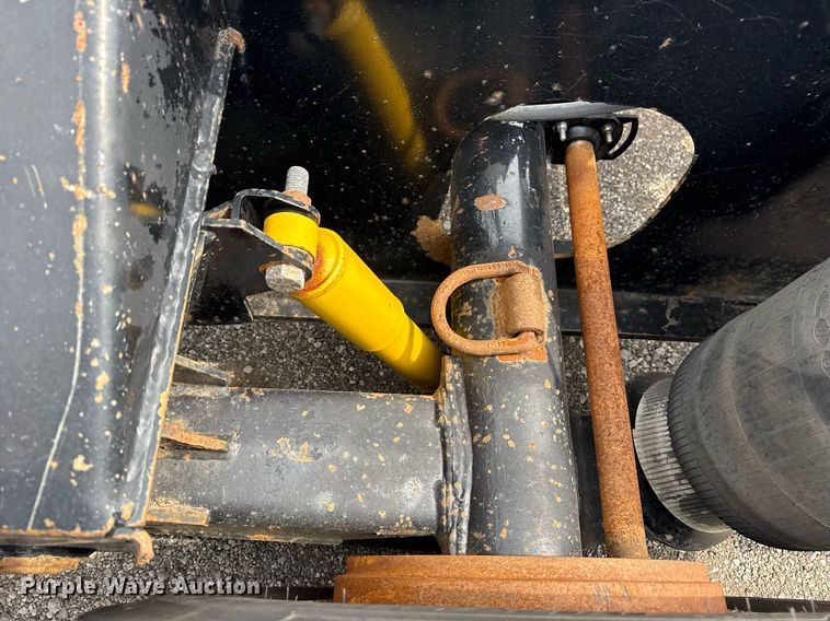 image for item EG6026 2000 Diamond Trailers drop deck trailer