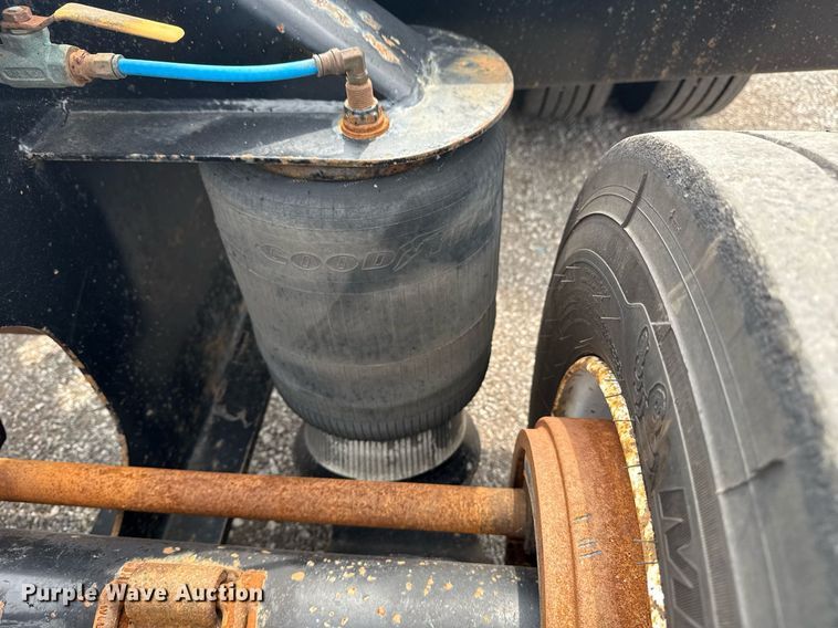 image for item EG6026 2000 Diamond Trailers drop deck trailer