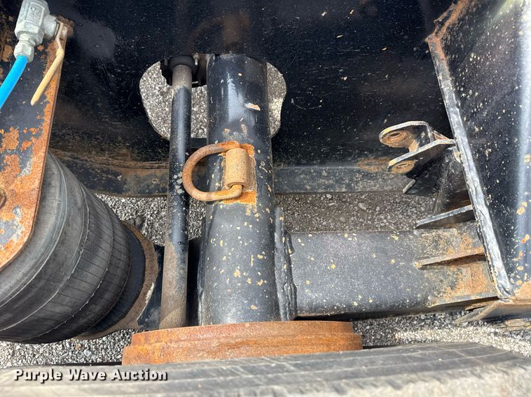 image for item EG6026 2000 Diamond Trailers drop deck trailer