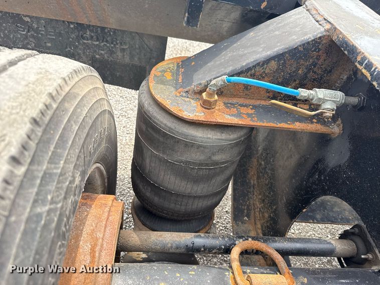 image for item EG6026 2000 Diamond Trailers drop deck trailer