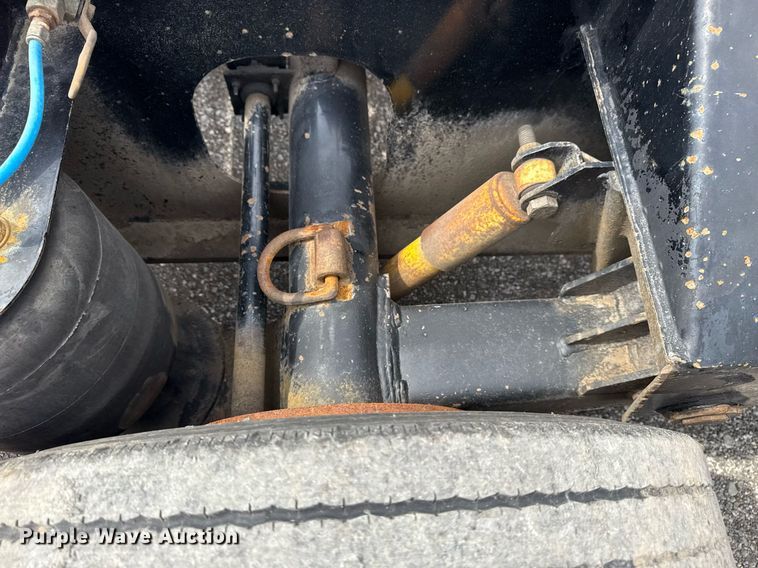 image for item EG6026 2000 Diamond Trailers drop deck trailer