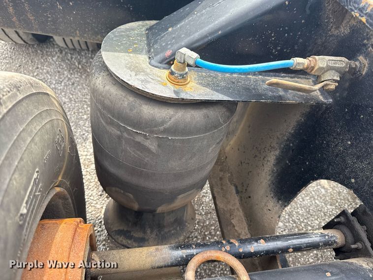 image for item EG6026 2000 Diamond Trailers drop deck trailer