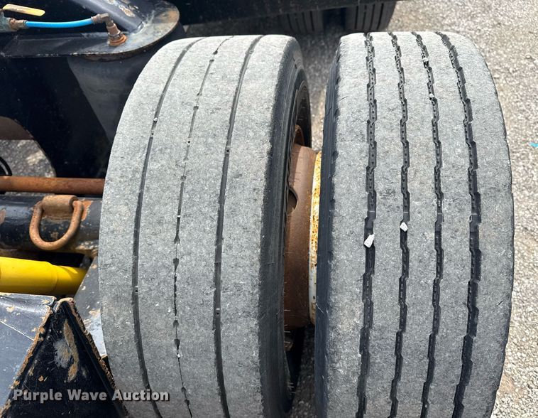 image for item EG6026 2000 Diamond Trailers drop deck trailer