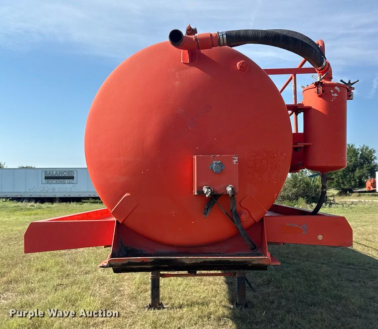 image for item EG6130 2007 Dragon Products vacuum trailer