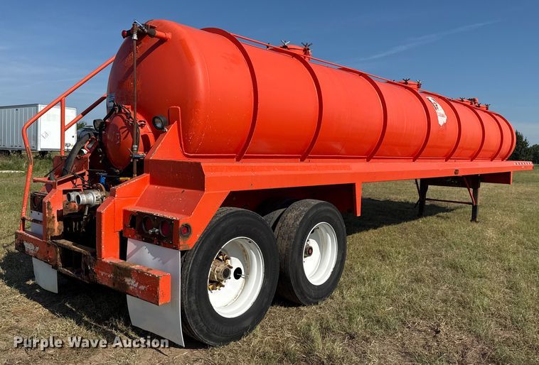 image for item EG6130 2007 Dragon Products vacuum trailer