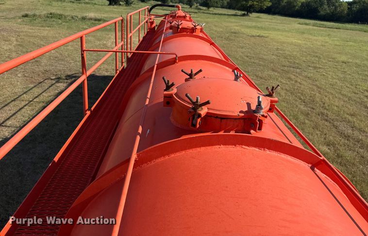 image for item EG6130 2007 Dragon Products vacuum trailer