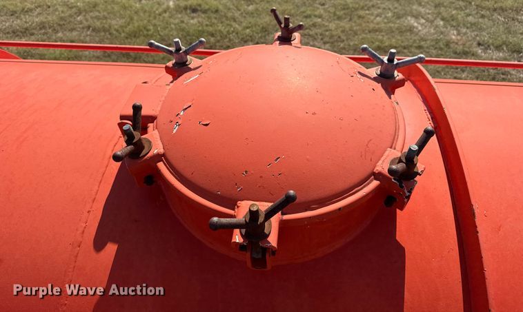 image for item EG6130 2007 Dragon Products vacuum trailer