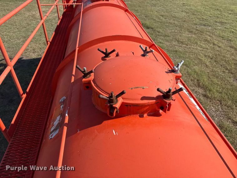 image for item EG6130 2007 Dragon Products vacuum trailer