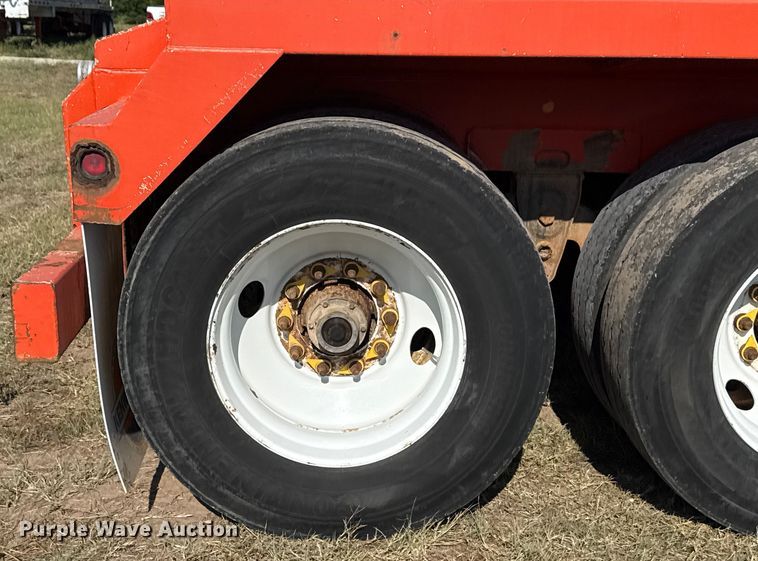 image for item EG6130 2007 Dragon Products vacuum trailer