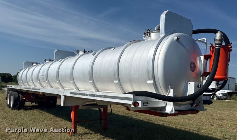 image for item EG6132 2012 Dragon Products vacuum trailer