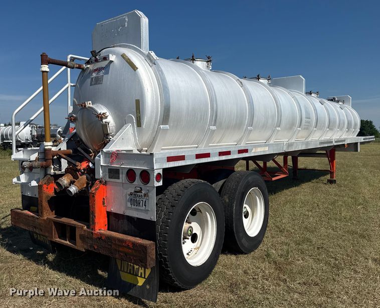 image for item EG6132 2012 Dragon Products vacuum trailer