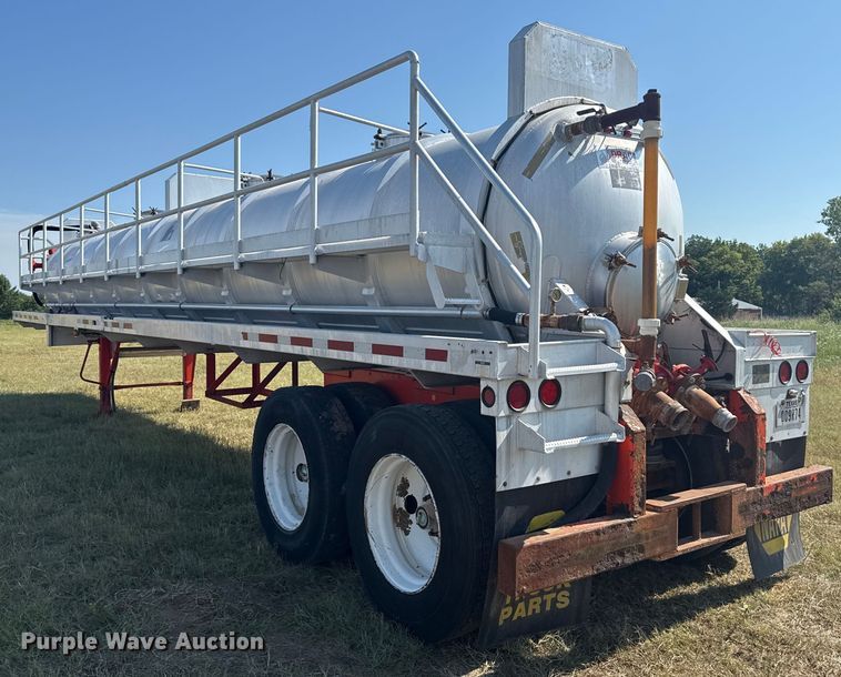 image for item EG6132 2012 Dragon Products vacuum trailer