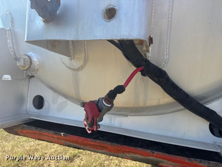 image for item EG6132 2012 Dragon Products vacuum trailer