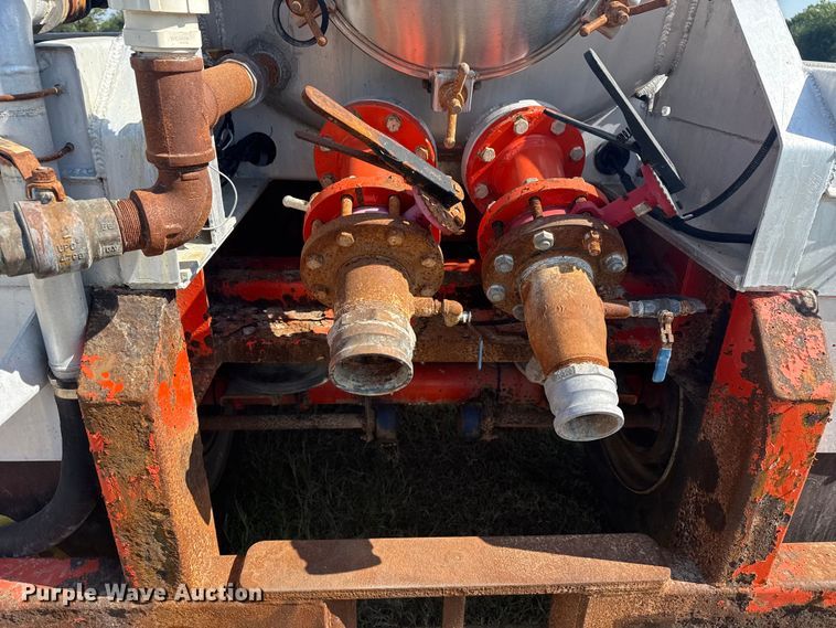 image for item EG6132 2012 Dragon Products vacuum trailer