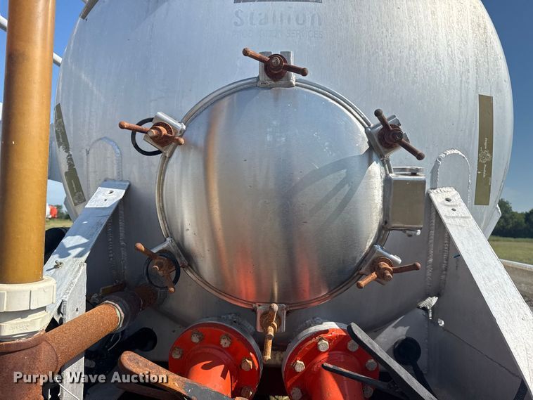 image for item EG6132 2012 Dragon Products vacuum trailer