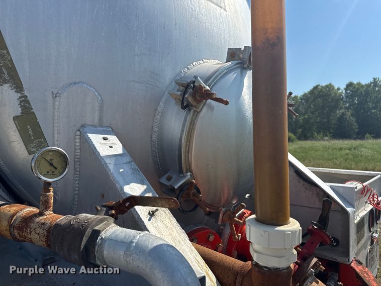 image for item EG6132 2012 Dragon Products vacuum trailer