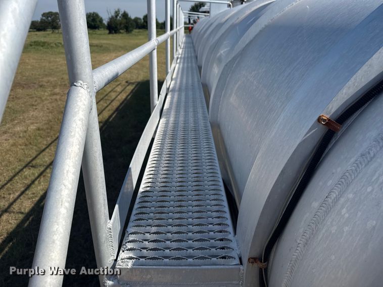 image for item EG6132 2012 Dragon Products vacuum trailer