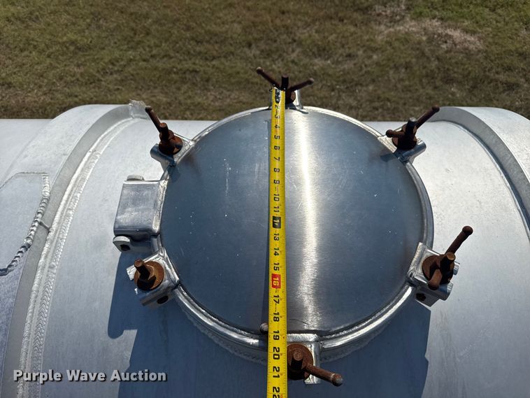 image for item EG6132 2012 Dragon Products vacuum trailer