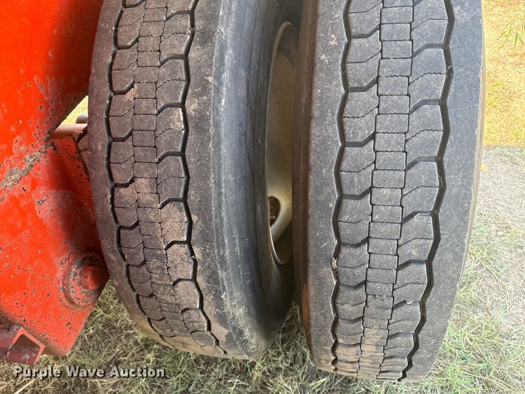 image for item EG6132 2012 Dragon Products vacuum trailer