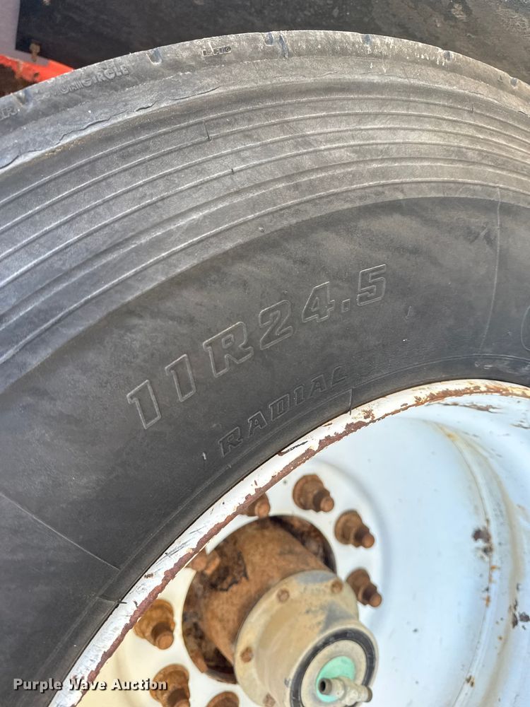 image for item EG6132 2012 Dragon Products vacuum trailer