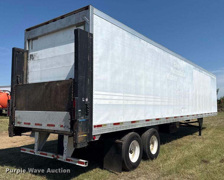 image for item EG6133 2004 Utility Trailer  VS2RA refrigerated van trailer